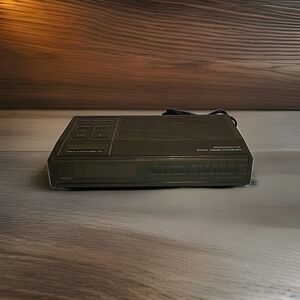 Magnavox D-3150 Vintage 2-Band Faux Woodgrain Clock Radio